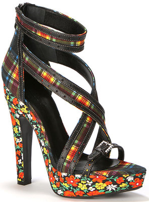 Fashion-sandals-2011.jpg