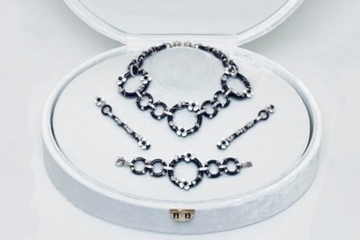 prada6_jpg_1354130130.jpg$min$550$0$$$.jpeg