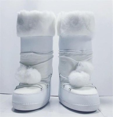 Moon boot.jpg