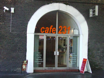 071205cafe231.jpg