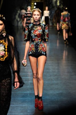 dolce-gabbana-rtw-fw2012-runway-043_125256651239.jpg