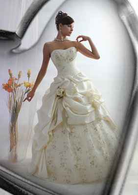 wedding-dress-Juliana-model-9170.jpg