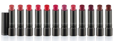 640-HuggableLipcolour-LineUp-300.jpg