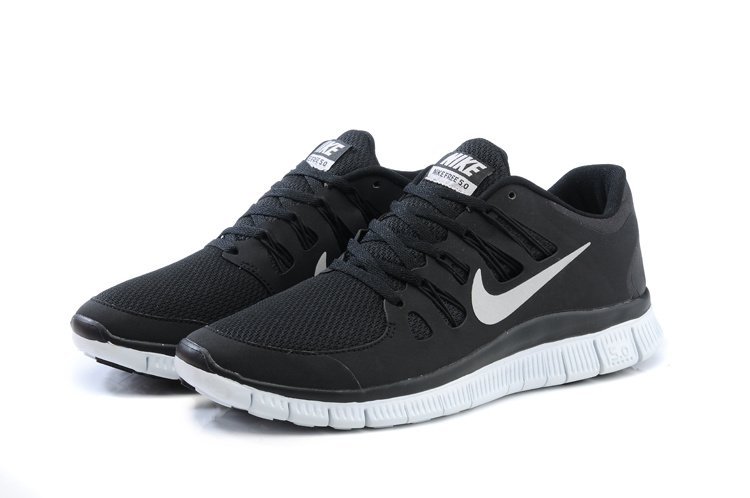 Krossovki_Nike_Free_Run_2013_black-white_b773.jpg