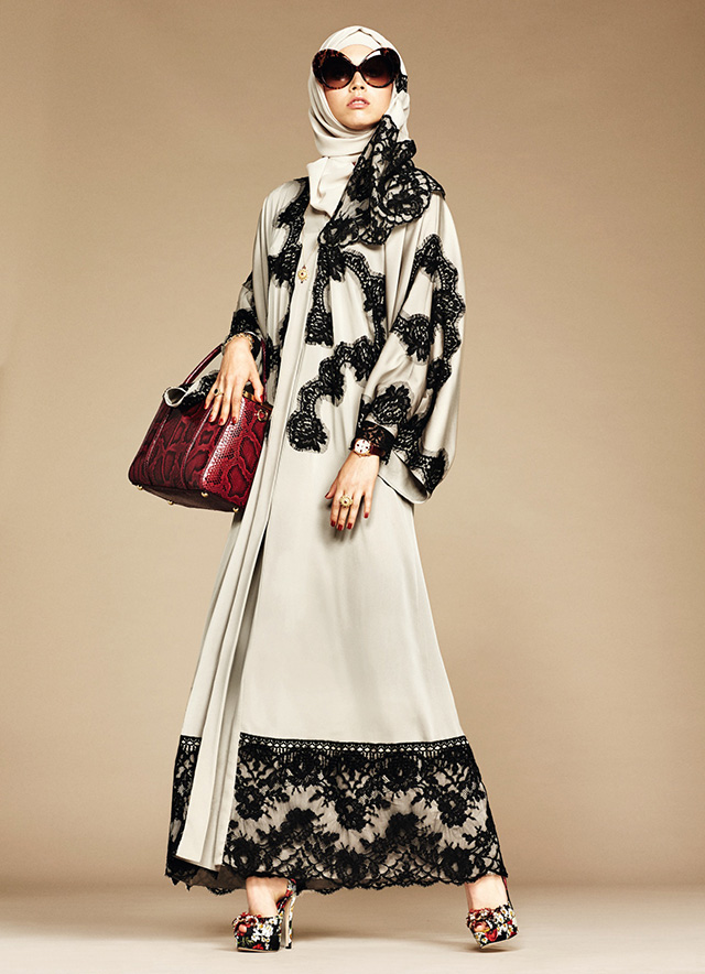 2-exclusive-dolce-gabbana-abaya-line.jpg
