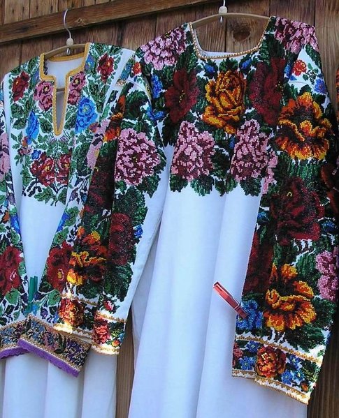 485px-Kosiv_Dress.jpg