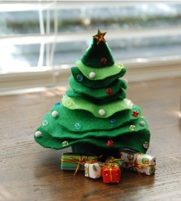 2008-12-19-felt tree.jpg