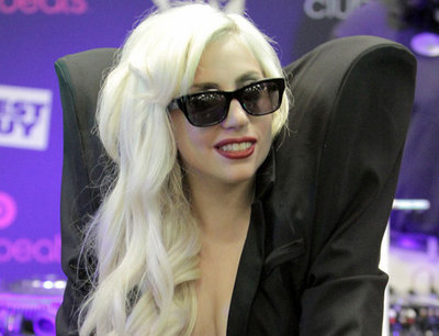 20091124_lady-gaga_post.jpg