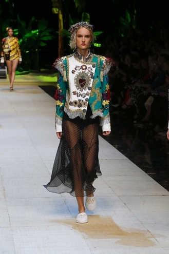 234 dolce gabbana spring summer 2017 runway02
